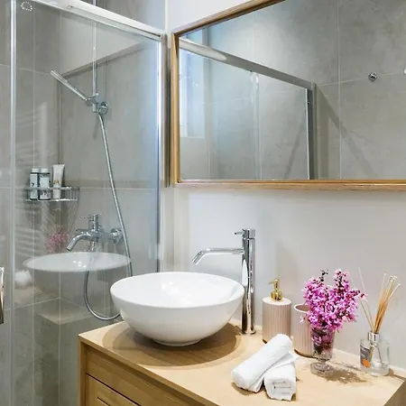 With Stunning Views In Nissaki! Apartment Katavolos