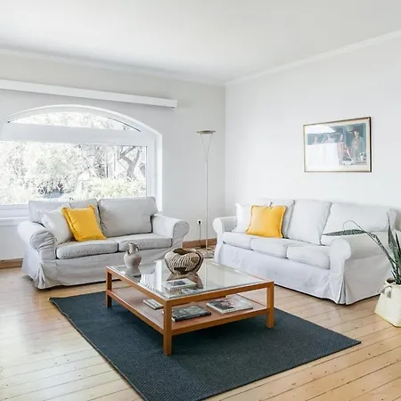 Apartment With Stunning Views In Nissaki!